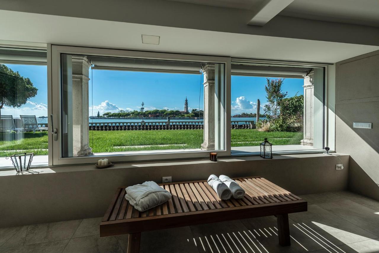 Ca' Delle Contesse - Villa On Lagoon With Private Dock And Spectacular View Lido di Venezia Exterior photo