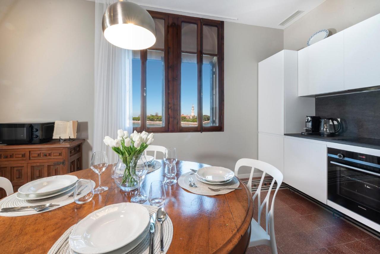 Ca' Delle Contesse - Villa On Lagoon With Private Dock And Spectacular View Lido di Venezia Exterior photo