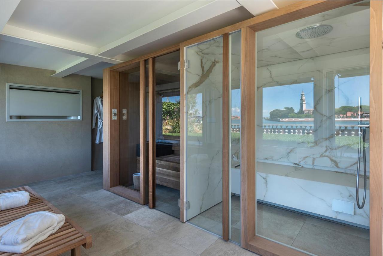 Ca' Delle Contesse - Villa On Lagoon With Private Dock And Spectacular View Lido di Venezia Exterior photo