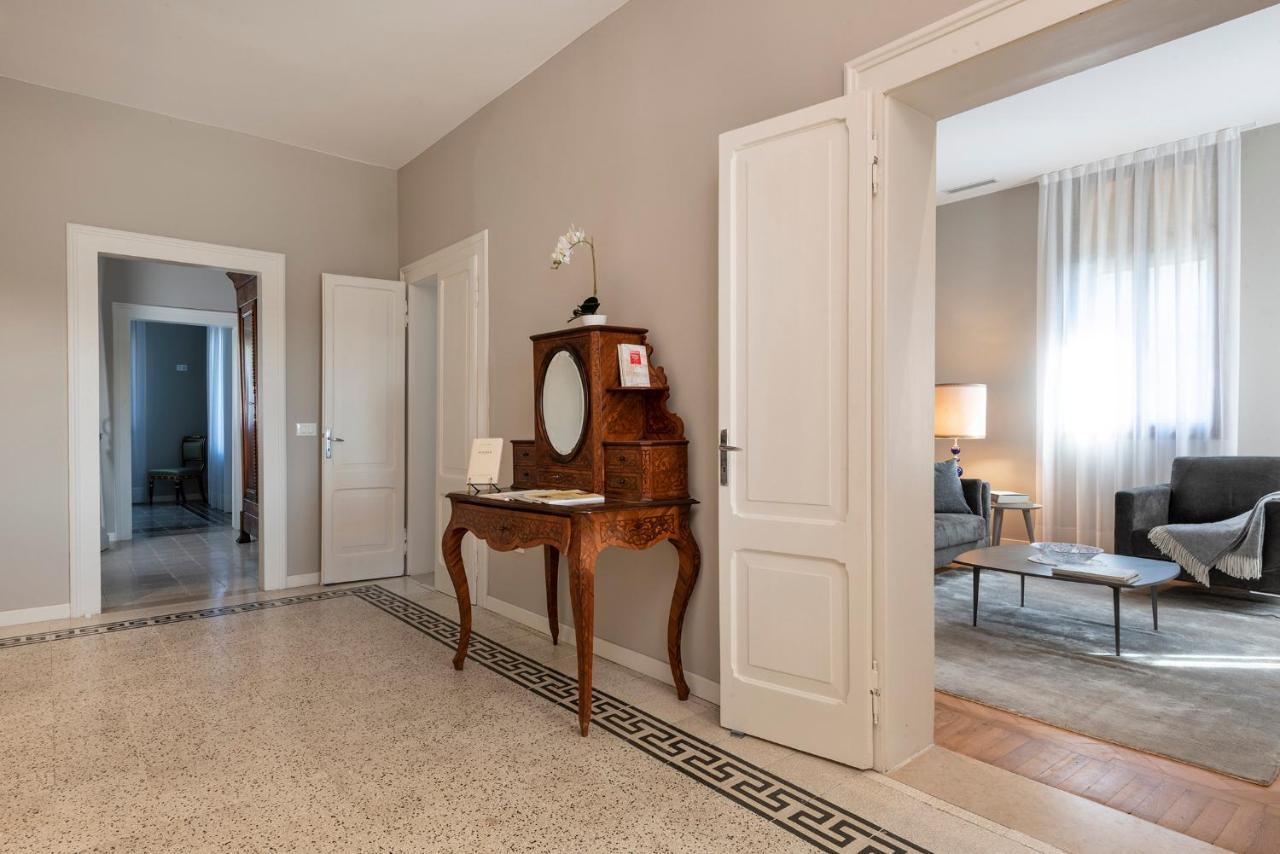 Ca' Delle Contesse - Villa On Lagoon With Private Dock And Spectacular View Lido di Venezia Exterior photo