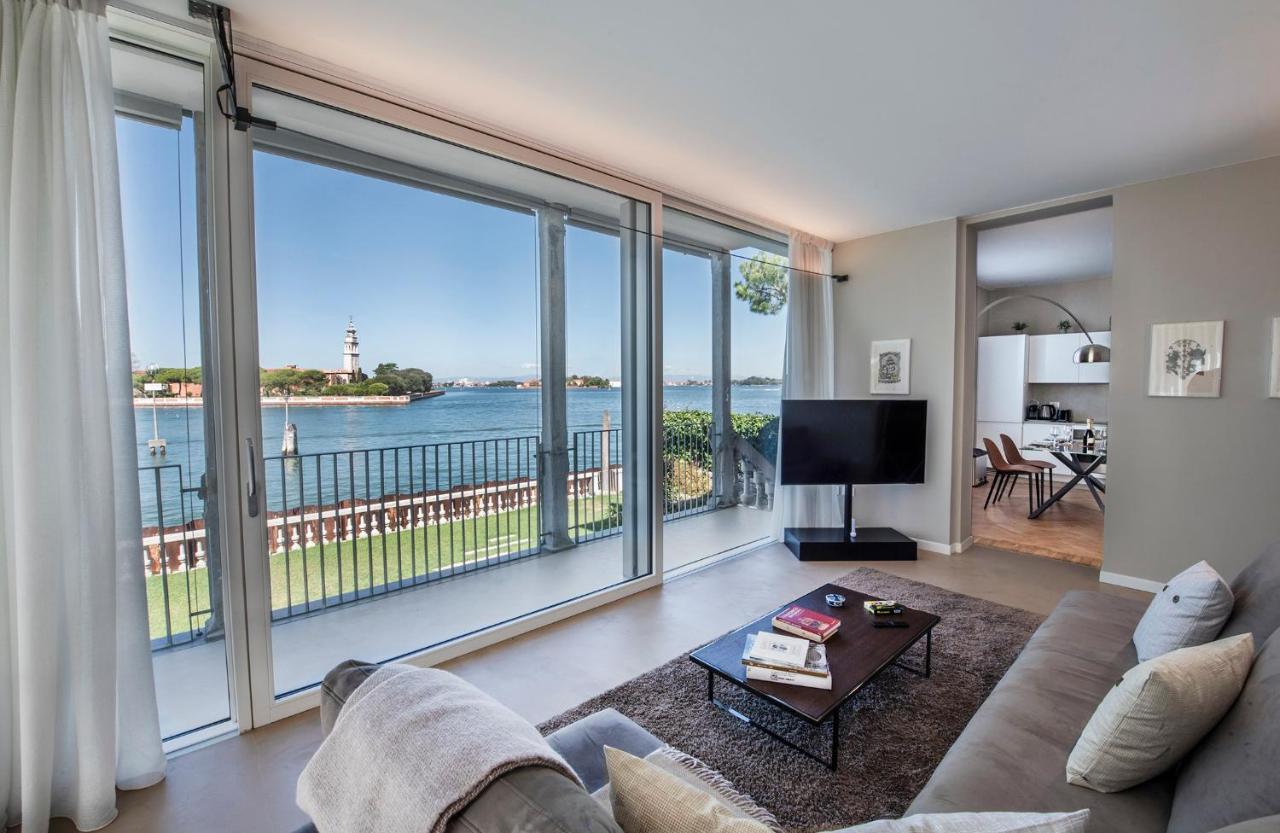Ca' Delle Contesse - Villa On Lagoon With Private Dock And Spectacular View Lido di Venezia Exterior photo