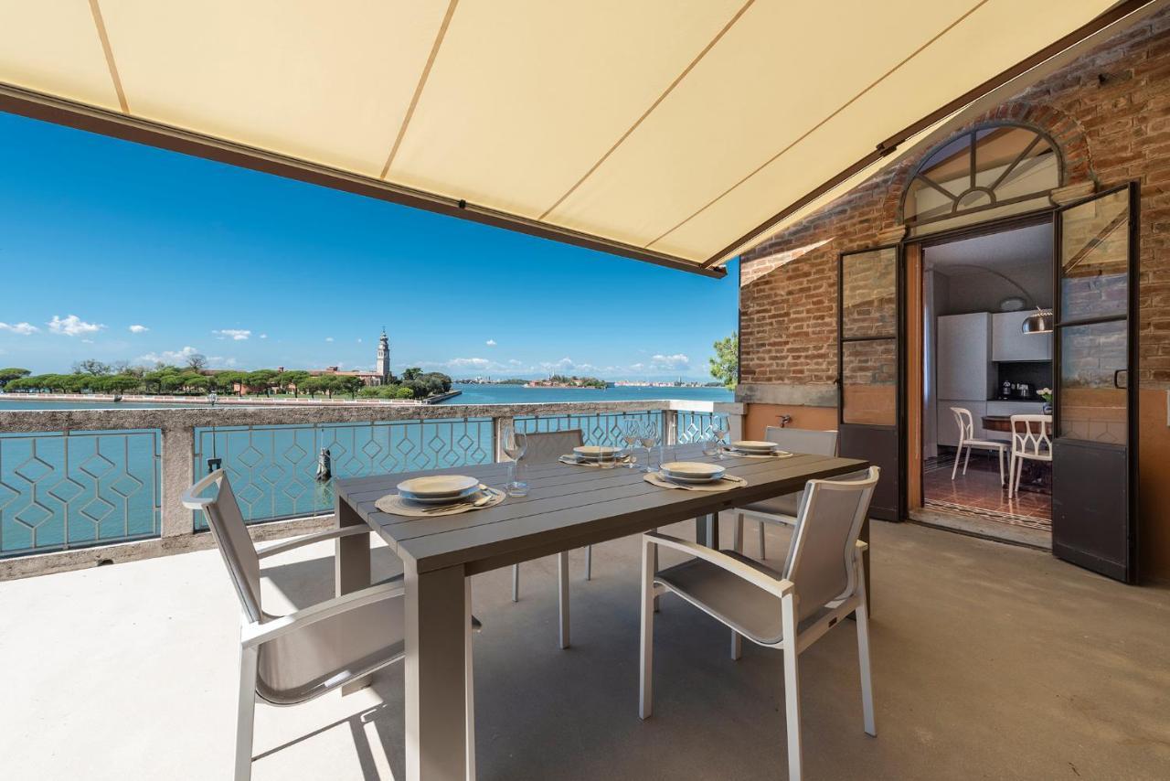 Ca' Delle Contesse - Villa On Lagoon With Private Dock And Spectacular View Lido di Venezia Exterior photo